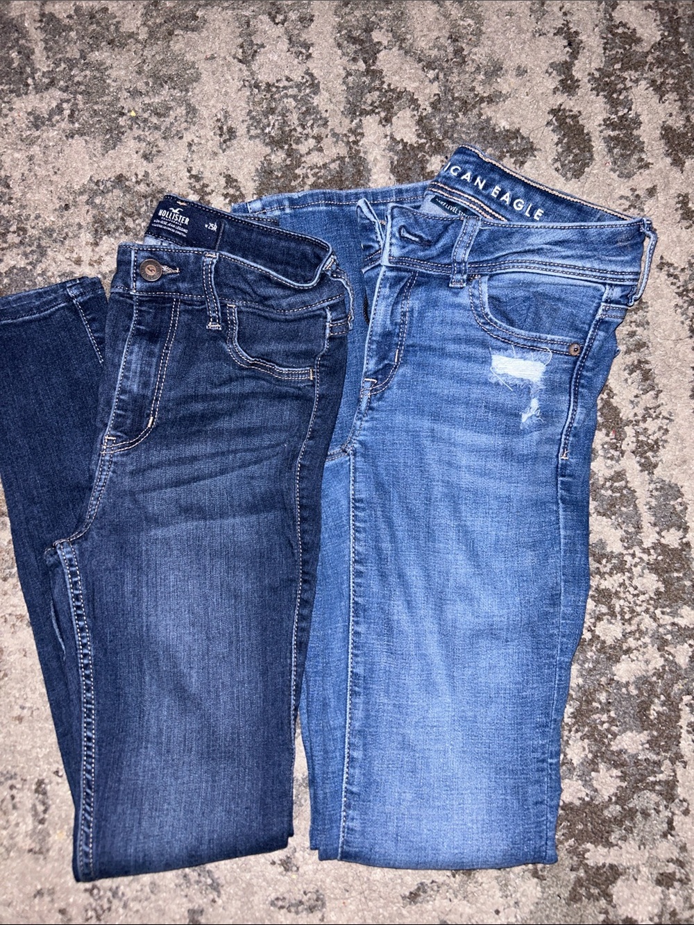 American Eagle (00Reg) & Hollister (0R w25R) bundle - Indigo & Medium Blue